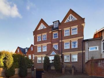 Oakleigh Park South, London, 2 Bedroom Flat