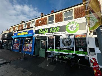 Old Road, Clacton On Sea, Essex CO15, 2 bed flat to...