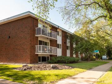 Oliver Manor 1 Bedroom Apartment for Rent at 10308 117...