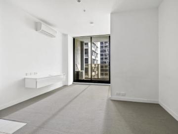 One bedroom apartment in Upper West Side building with...