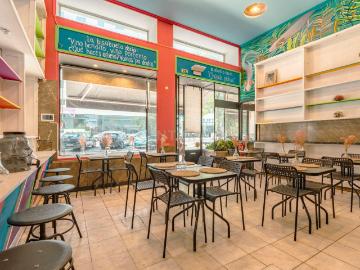 OPORTUNIDADE! ESPAÇO DE RESTAURAÇÃO MUITO BEM DECORADO E...
