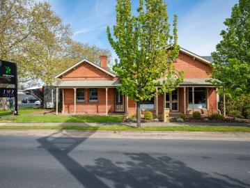 Dual Income CBD Corner | Vacant Office + Established...