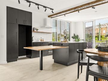 Oversized One Bedroom Apartment in the Heart of Teneriffe