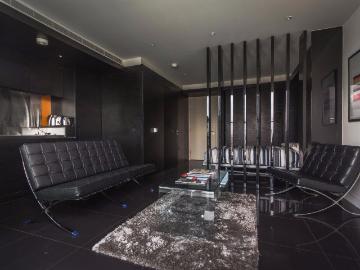 Pan Peninsula Square, London, E14