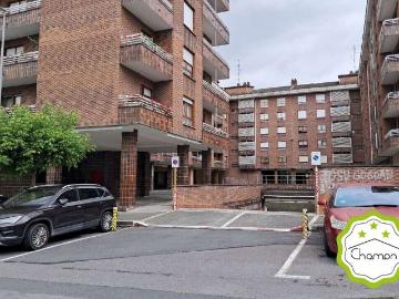 ¡Parcela para coche amplio en el centro de Arrigorriaga!