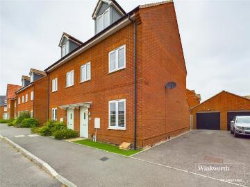 Parker Close, Shinfield, Reading. 3 bed semi detached...