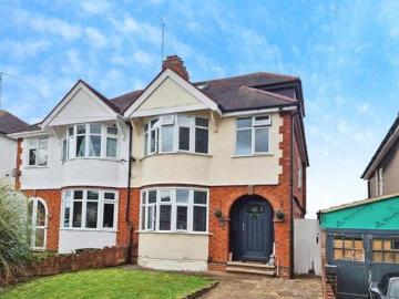 Parkfield Avenue, Northampton, 4 Bedroom Semi detached