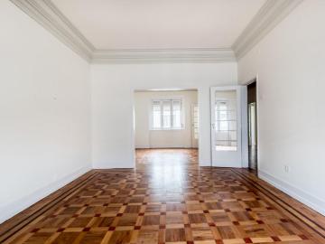 Penthouse T4+2, para recuperar, na Rua Rodrigo da...
