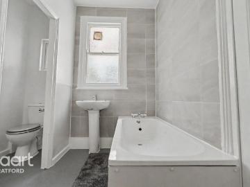 Perth Road, London 2 bed flat to rent £1,900 pcm £438 pw