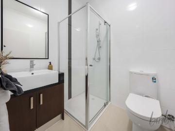 Perfect First Home or Investment Opportunity in Prime...