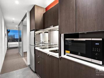 Perfectly Located Two Bedroom Apartment for City Lifestyle!