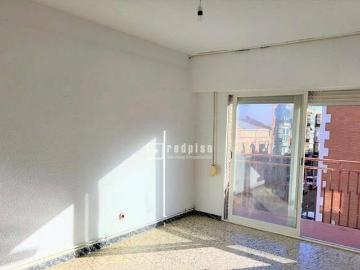 PISO DE 3 DORMITORIOS 3 TERRAZAS BIEN COMUNICADO