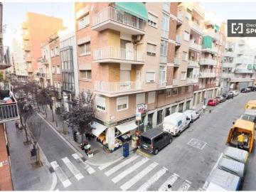 Piso de 3 habitaciones en alquiler en Sants Badal,...