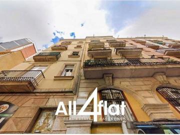 Piso en venta en calle De Sant Antoni Abat, Barcelona,...