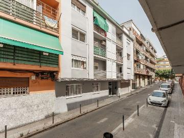 Piso en venta en calle Terol, Mollet del Vallès, de 62...