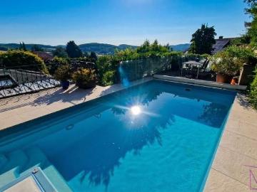 Provisionsfrei: Wohnen mit Fernblick – Haus mit Pool,...