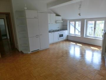 Schillerplatz nähe, entzückende 3 Zimmer DG Wohnung,...