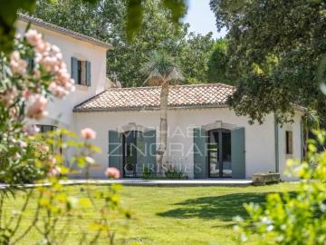 Proche de l'Isle sur la Sorgue Domaine...