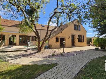 Propriété 7 pièces 226 m²