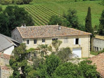 Propriété avec piscine et jardin