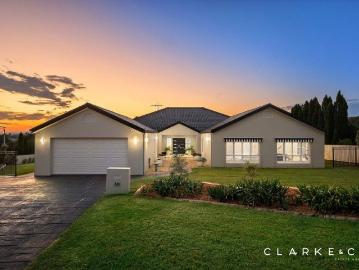 PRESTIGE FAMILY LIVING ON AN EXCEPTIONAL SCALE!