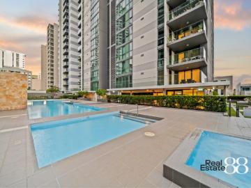 PRESTIGE RIVERSIDE LIVING!