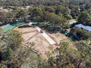 Prestigious 2,725m² Thornlands Allotment STROUD HOME...