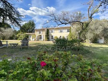 Maison de luxe en vente à Cucuron, France