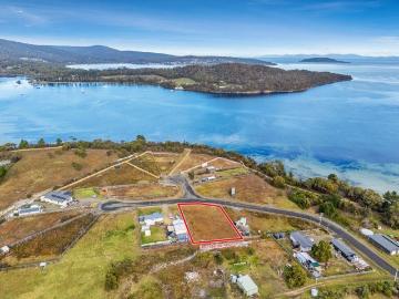 Prime Coastal Allotment with Breathtaking Water Views