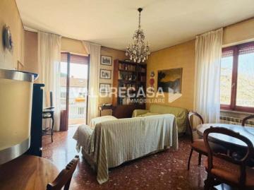 Quadrilocale in vendita a Carrara, Marina Di Carrara