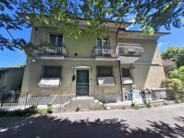 Quadrilocale in vendita a Genova, Molassana