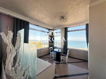 Quadrilocale vista mare in via lungomare matteotti,...
