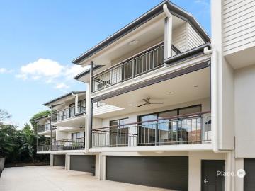 Quality Built Townhouse Offering Lifestyle, Space & City...