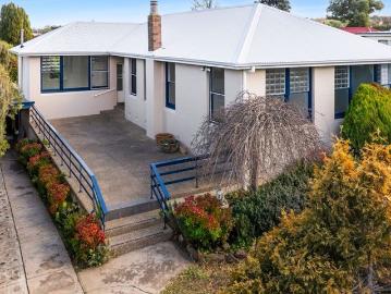 Quality Family Home on a Beautiful 896.6m² Garden Block