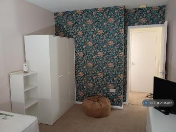 Queensway, Hemel Hempstead, HP2 2 bed end of terrace...