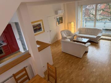 Quiet top floor apartment with terrace in an attractive...