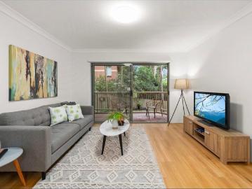 Quiet, Renovated Apartment in Prime Hornsby Location