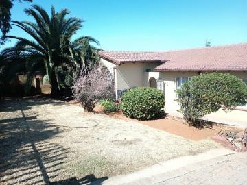 R10 500 | 3 Bedroom House For Rent in Lindhaven, Roodepoort