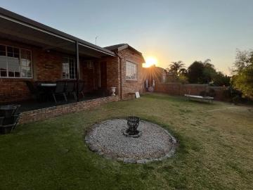 R14 500 | 3 Bedroom Cluster House For Rent in Amarosa,...