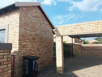 R6 500 | 2 Bedroom Townhouse For Rent in Greenhills,...