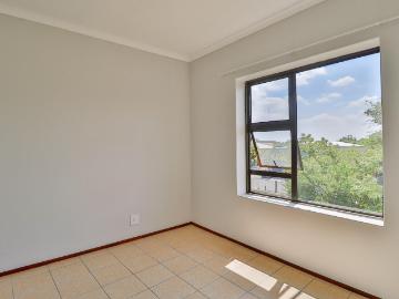 R8 400 | 2 Bedroom Apartment / Flat For Rent in Windsor...