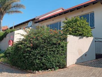 R8 000 | 2 Bedroom Townhouse For Rent in Silverfields,...