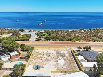 RARE BEACH FRONT BLOCK 1201M2