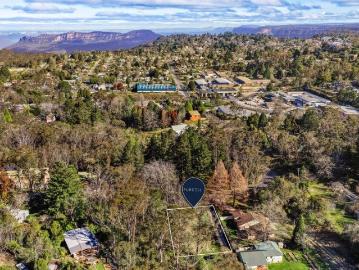 Rare Level Block with Ample Space in Prime Location