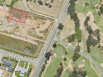 Rare 1,900m² Golf Course Lifestyle Block in Prestigious...