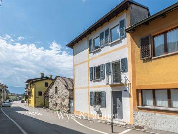 Rent a 3 ½ rooms single house in Quartino Flatfox