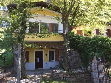 Rent a 4 ½ rooms single house in Capolago Flatfox