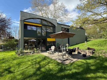 Rent a 5 ½ rooms single house in Zürich Flatfox