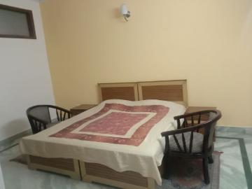 Rental | 3 BHK 200 Sq.Yd. Apartment in Kalkaji