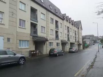 For Rent! Rosbercon Court, New Ross, Co. Wexford is for rent